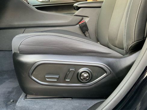Used 2023 Jeep Grand Cherokee Laredo w/ Luxury Tech Group I AWD/4WD image 19