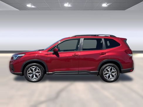 Used 2019 Subaru Forester Premium w/ All-Weather Package AWD/4WD image 2