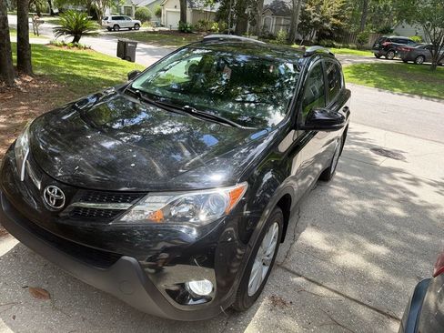 Used 2015 Toyota RAV4 Limited FWD image 4