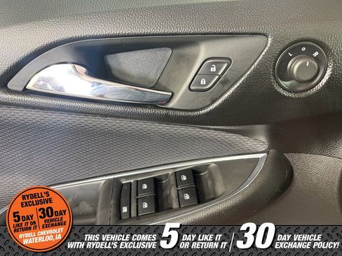 Used 2018 Chevrolet Cruze LT w/ Convenience Package image 24