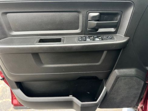 Used 2018 RAM 2500 Tradesman w/ Chrome Appearance Group image 17