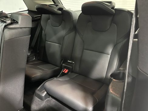 Used 2021 Volvo XC90 T6 Momentum w/ Advanced Package image 32