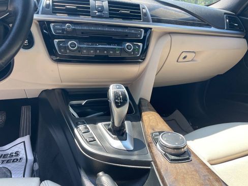 Used 2016 BMW 328i xDrive Sedan w/ Technology Package AWD/4WD image 16