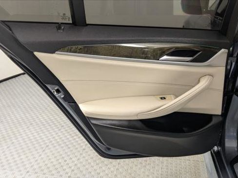 Used 2018 BMW 530i image 17