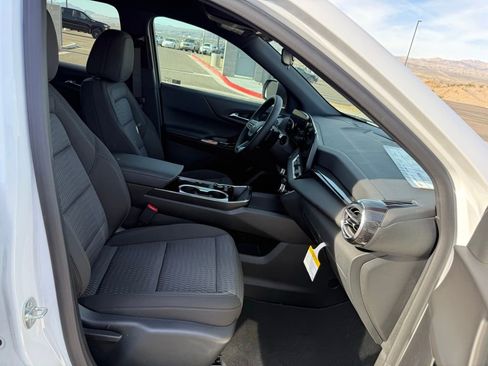 New 2026 Chevrolet Equinox LT image 11