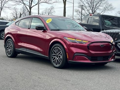 Certified 2025 Ford Mustang Mach-E Premium image 1