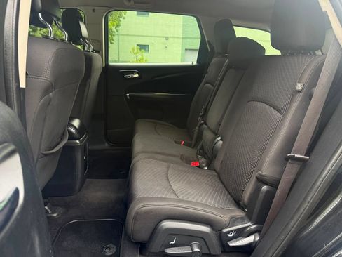 Used 2018 Dodge Journey SE w/ Connectivity Group FWD image 24