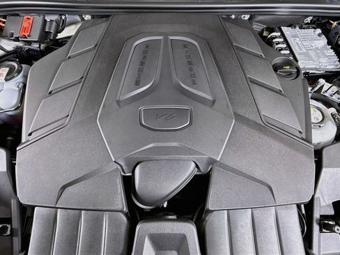 Certified 2026 Porsche Cayenne E-Hybrid Coupe AWD/4WD image 31