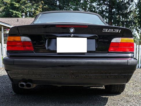 Used 1999 BMW 323i Convertible image 18