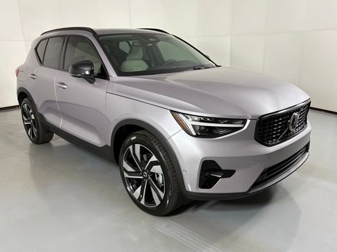 New 2026 Volvo XC40 B5 Ultra w/ Climate Package AWD/4WD image 2