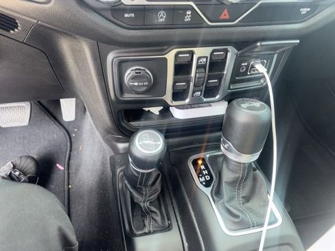 Used 2025 Jeep Wrangler Sport image 10