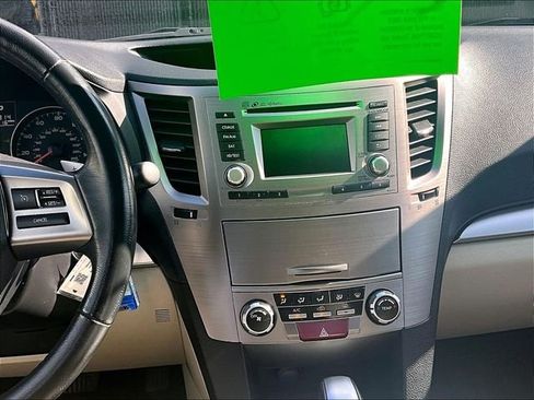 Used 2014 Subaru Outback 2.5i Premium AWD/4WD image 6