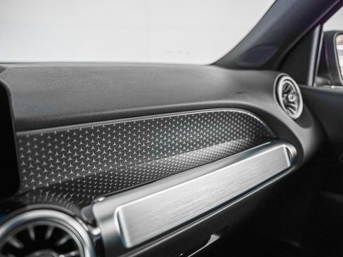 Certified 2025 Mercedes-Benz GLB 250 image 23