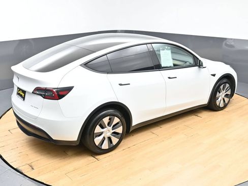 Used 2023 Tesla Model Y Long Range AWD/4WD image 48