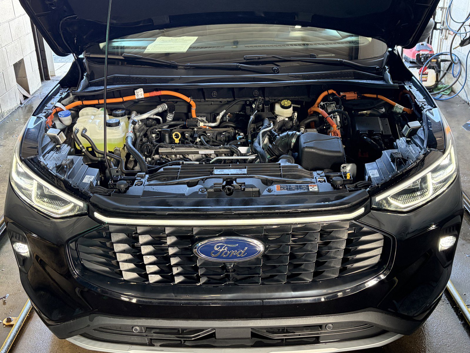 Used 2024 Ford Escape SE w/ PHEV Premium Package FWD image 31