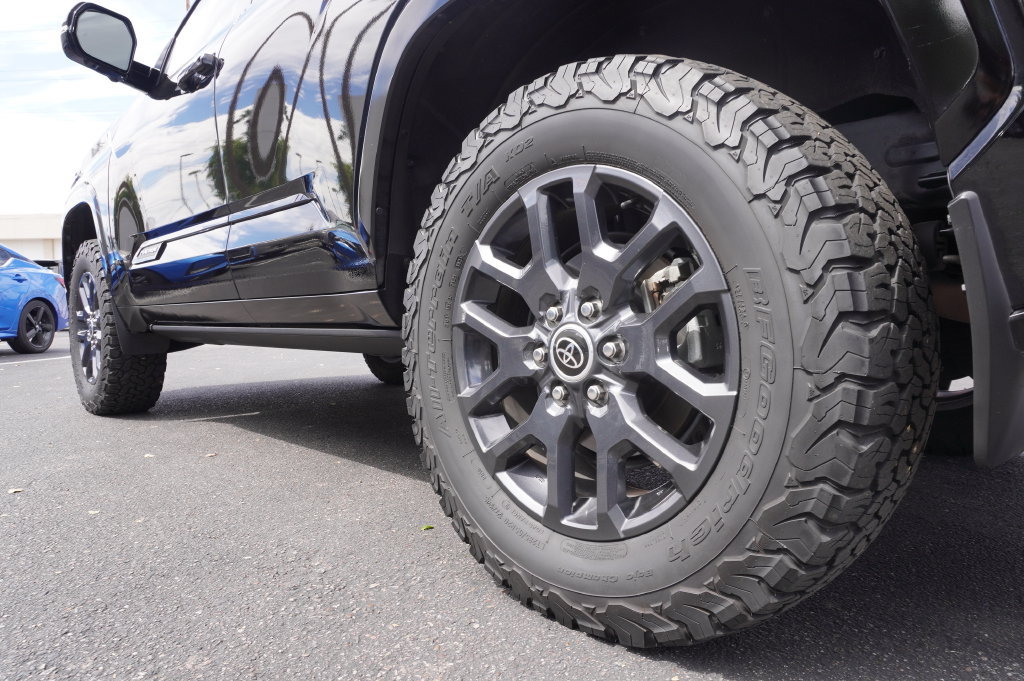 Used 2023 Toyota Sequoia Platinum AWD/4WD image 6