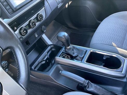 Used 2017 Toyota Tacoma SR5 w/ Tow Package image 29