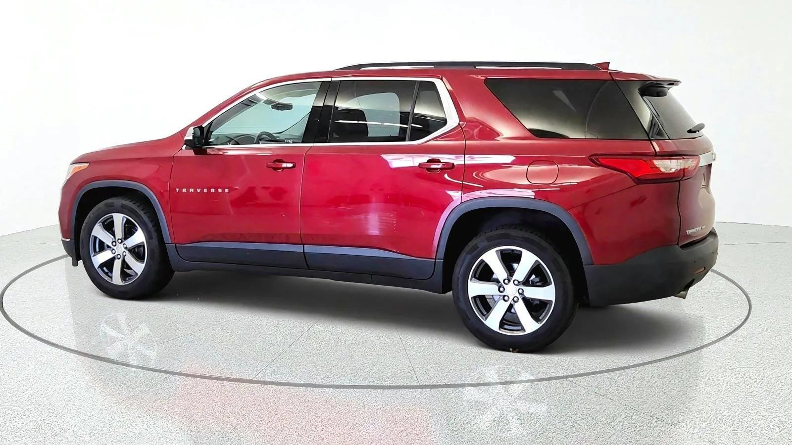 Used 2019 Chevrolet Traverse LT w/ LT Premium Package AWD/4WD image 7