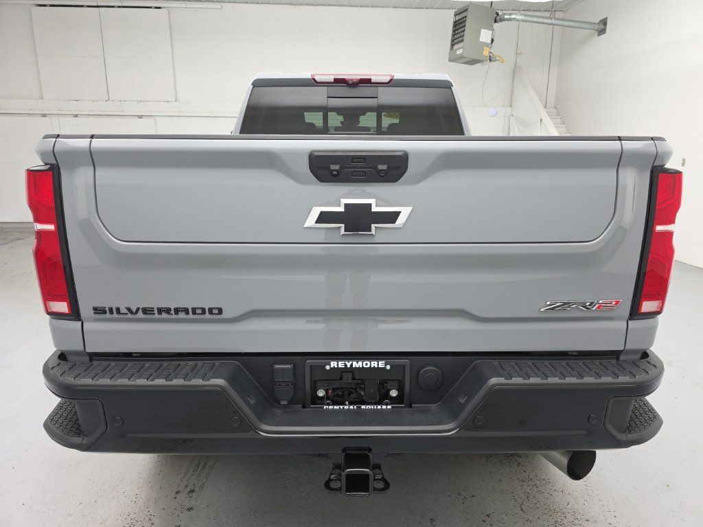 Used 2024 Chevrolet Silverado 2500 ZR2 w/ Technology Package AWD/4WD image 11