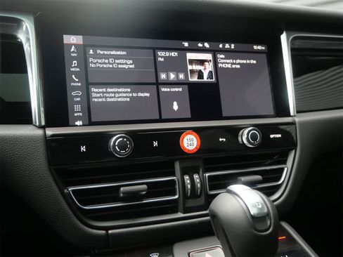 New 2026 Porsche Macan image 20