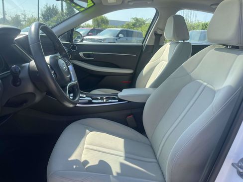 Used 2023 Hyundai Sonata SEL w/ Convenience Package FWD image 9