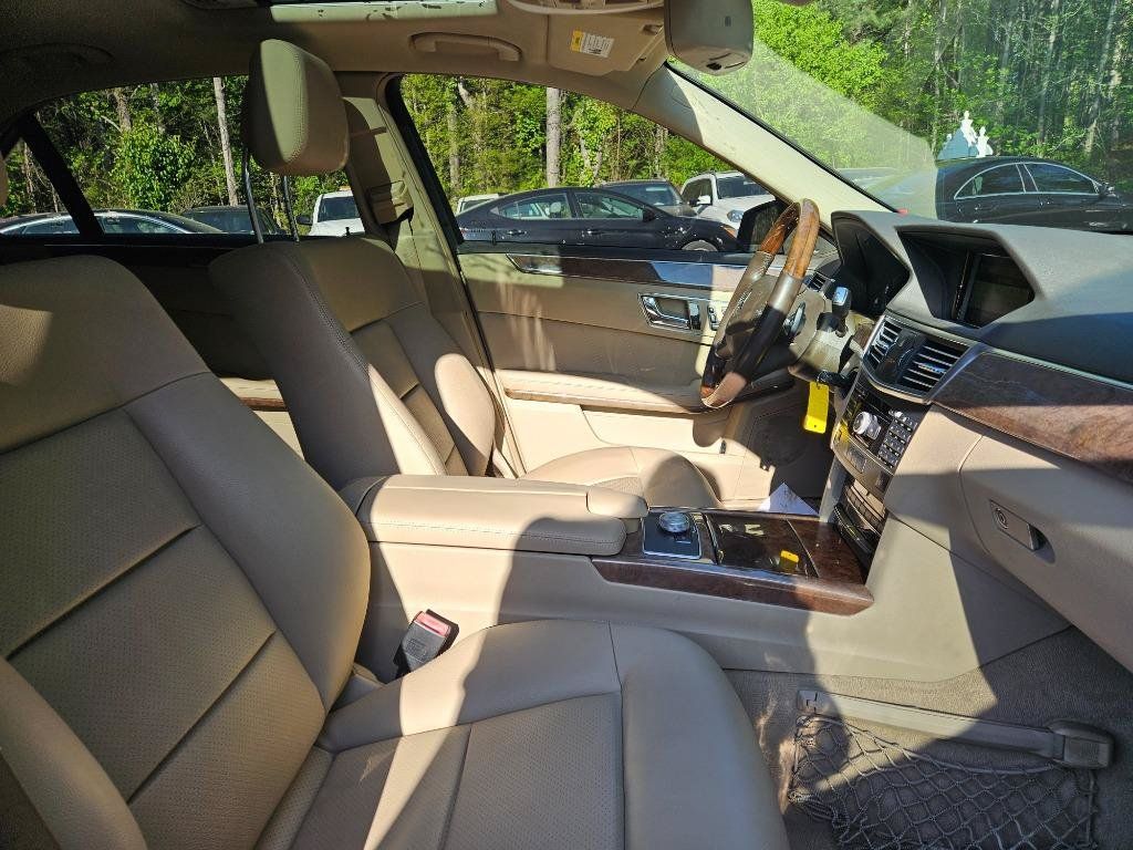 Used 2011 Mercedes-Benz E 350 4MATIC Sedan image 31