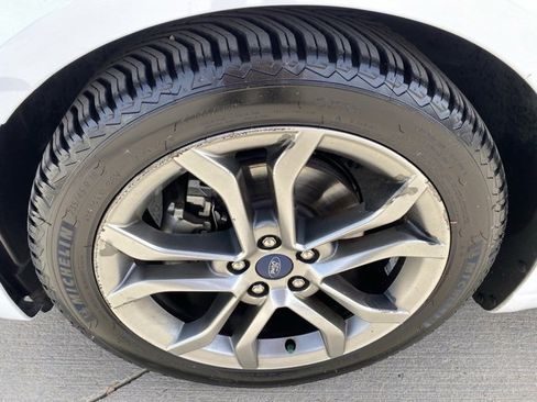 Used 2019 Ford Fusion SEL image 24