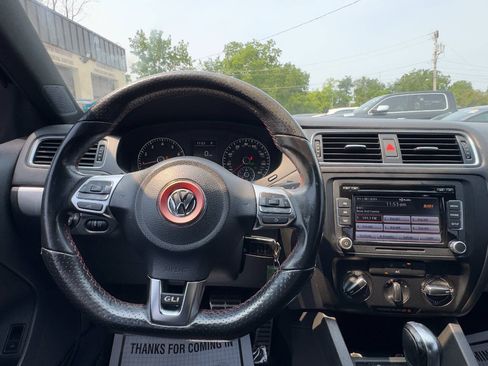 Used 2013 Volkswagen Jetta GLI Autobahn FWD image 16