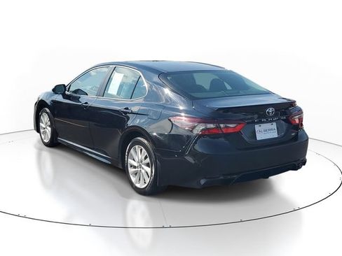 Used 2024 Toyota Camry SE FWD image 3