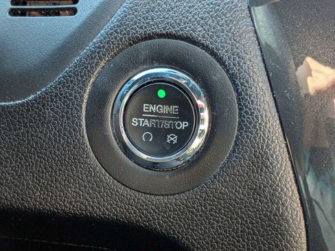 Used 2016 Ford Explorer XLT FWD image 24