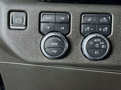 Used 2023 GMC Sierra 1500 SLT w/ SLT Premium Package AWD/4WD image 15
