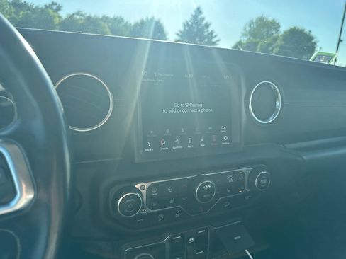 Used 2020 Jeep Wrangler Unlimited Sahara AWD/4WD image 13