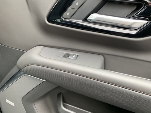 New 2025 Chevrolet Tahoe High Country w/ Sun And Tow Package image 33