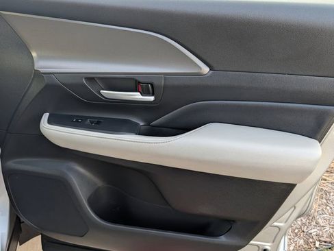 Used 2024 Toyota Grand Highlander XLE image 36