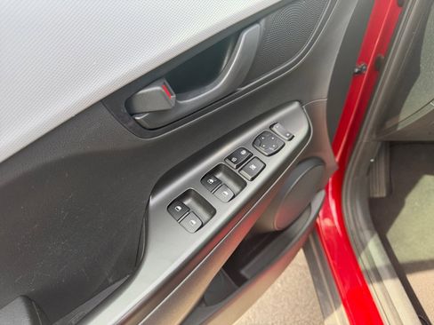 Used 2019 Hyundai Kona SE FWD image 36