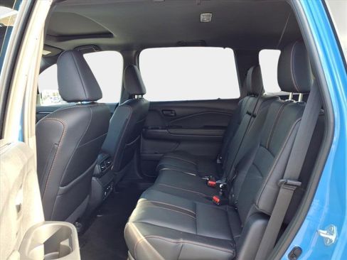 Used 2025 Honda Passport TrailSport image 10