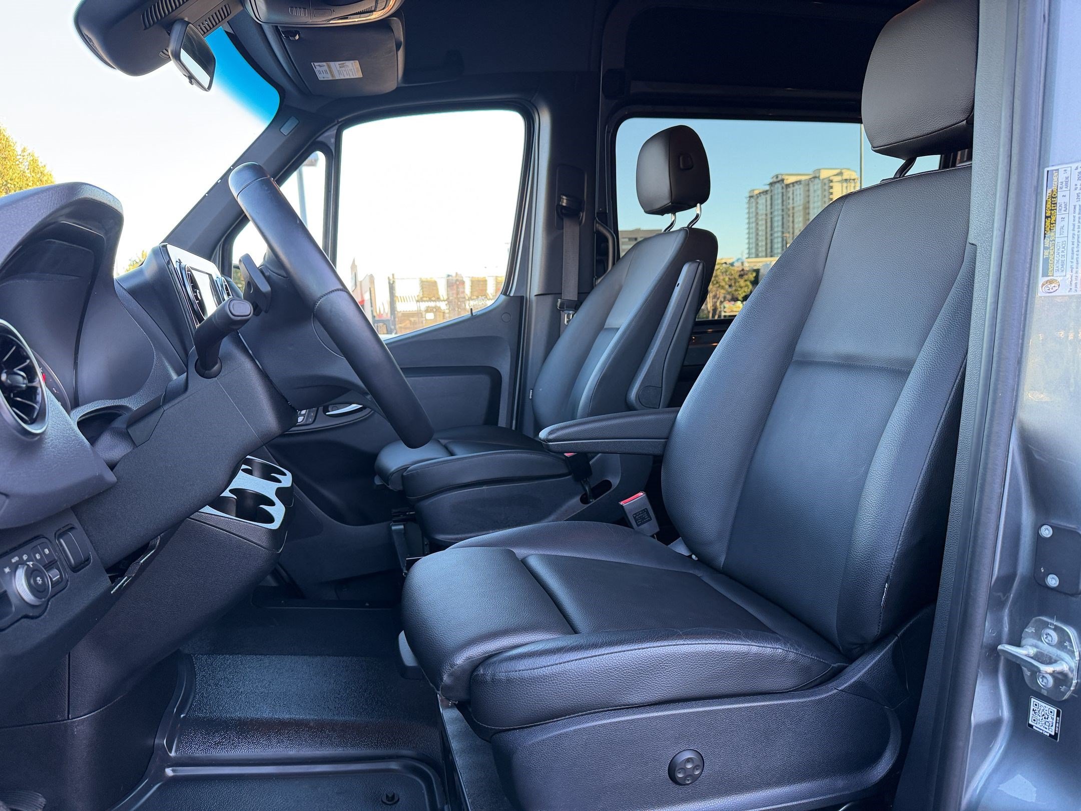 Used 2024 Mercedes-Benz Sprinter 2500 image 5