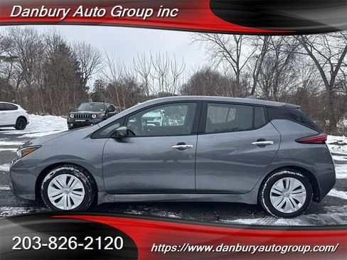 Used 2024 Nissan Leaf S image 3