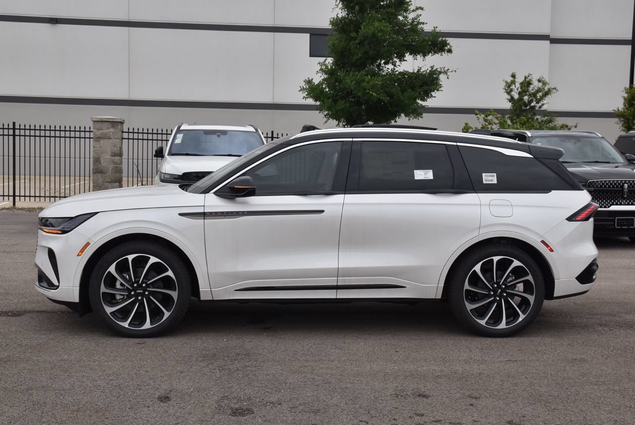 New 2026 Lincoln Nautilus Black Label AWD/4WD image 11
