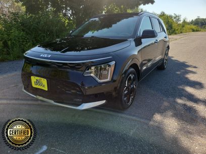 Used 2023 Kia Niro Wave w/ Wave Preserve Package