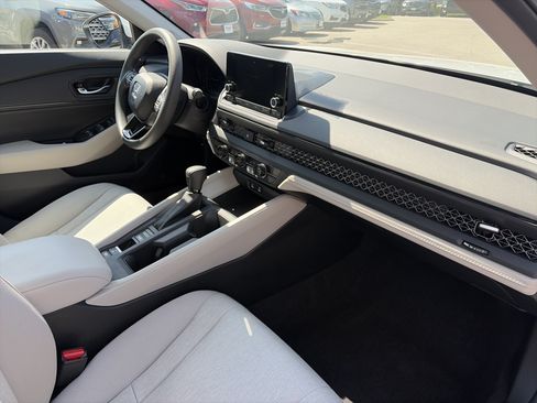 Certified 2023 Honda Accord EX image 13