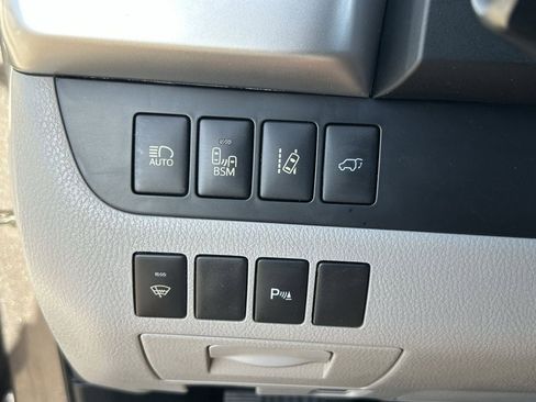 Used 2016 Toyota Highlander Limited w/ Driver Technology Package AWD/4WD image 33