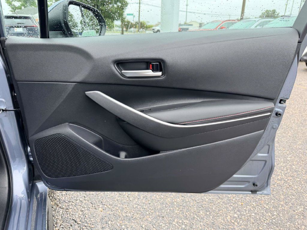 Certified 2025 Toyota Corolla SE w/ SE Premium Package FWD image 11