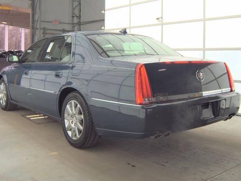 Used 2009 Cadillac DTS FWD image 16