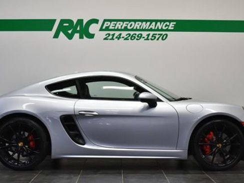 Used 2018 Porsche 718 Cayman S RWD image 5