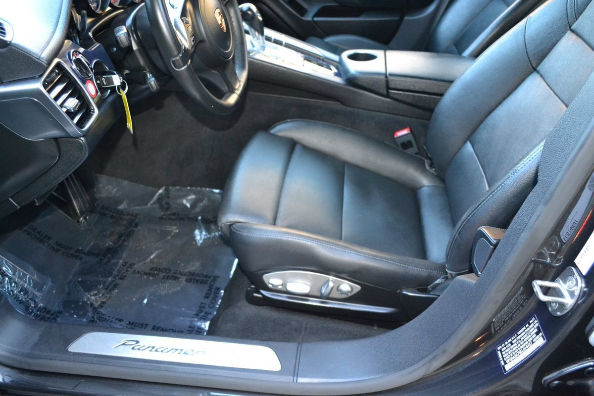 Used 2014 Porsche Panamera 4 w/ Premium Package AWD/4WD image 34