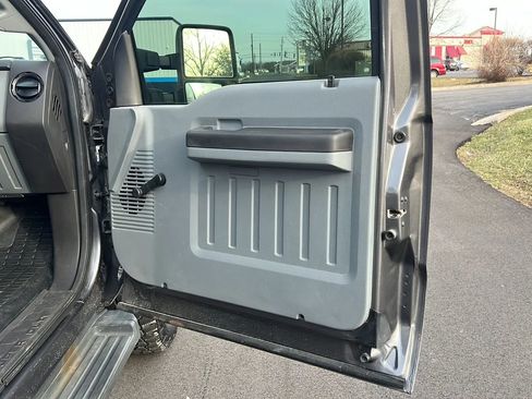 Used 2011 Ford F250 XL AWD/4WD image 14