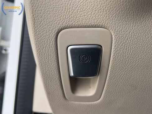 Used 2016 Mercedes-Benz C 300 Sedan w/ Premium 1 Package image 41