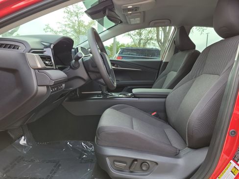 Used 2025 Toyota Camry LE w/ Convenience Package image 12