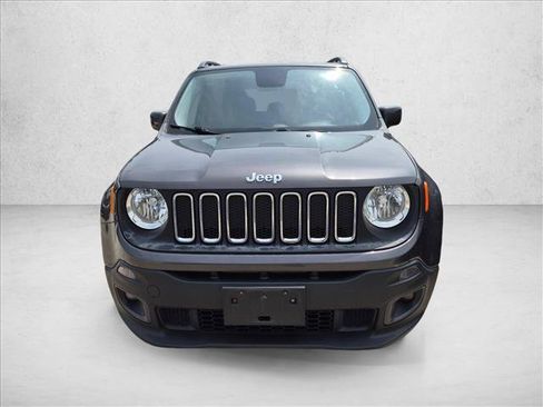 Used 2017 Jeep Renegade Latitude w/ Cold Weather Group AWD/4WD image 2